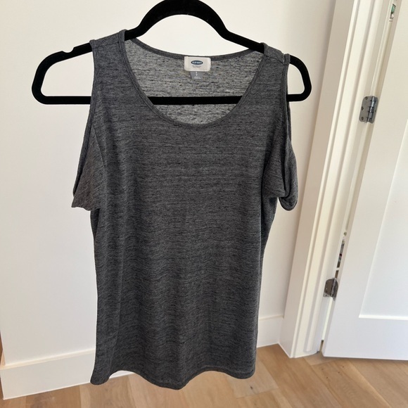 Old Navy Tops - Old Navy Grey Twist Cold Shoulder Shirt Womens Small